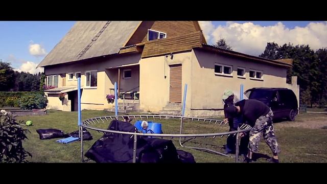 День отца/Батут смотреть онлайн