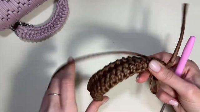 Короткая ручка для сумки крючком (knitted handle, crochet) #вязанаясумка #вязаниекрючком
