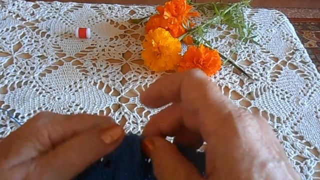 Красивая  летняя кофточка,связанная спицами с одним швом.