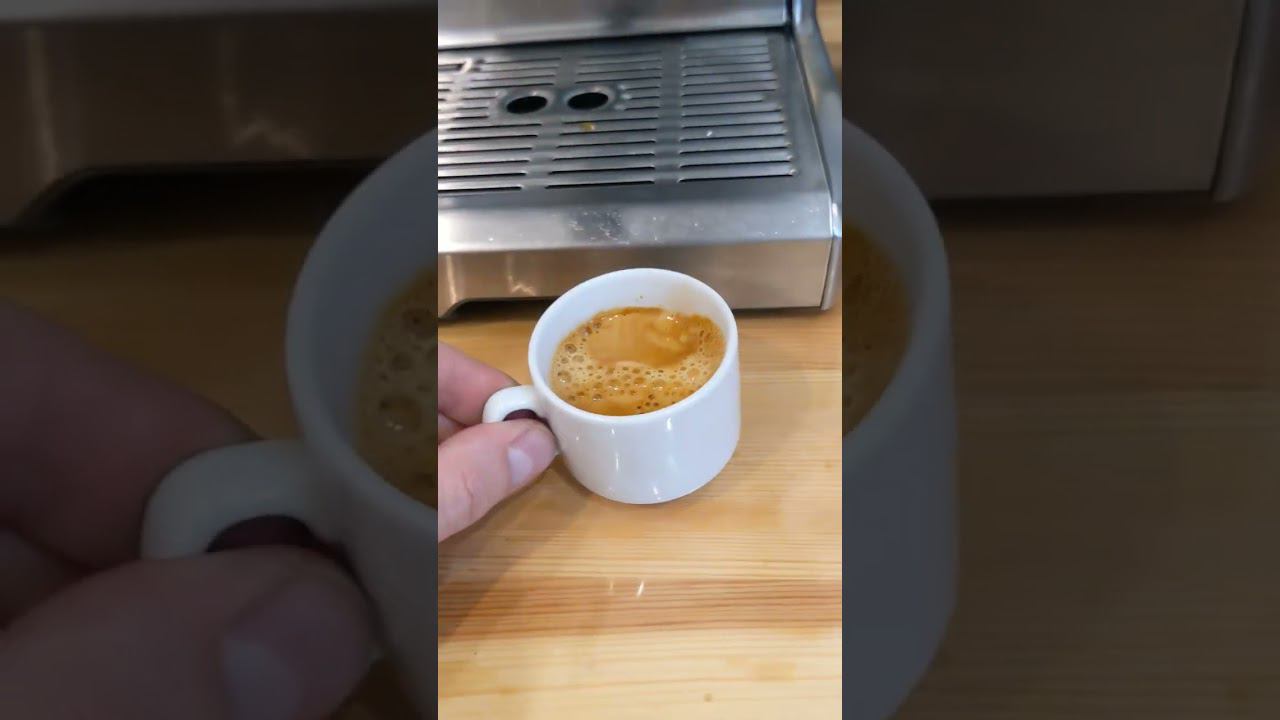 Рожковая кофеварка Bork CM EMN 9922 BK (C800) демонстрация работоспособности смотреть онлайн