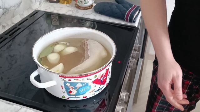 Говяжий язык. Готовим правильно говяжий язык. Отличная закуска на Новогодний стол.