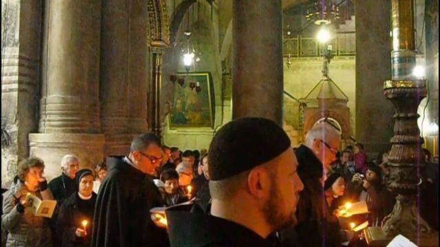 Храм Гроба Господня. Иерусалим  Католическая служба в Храме Гроба Господня