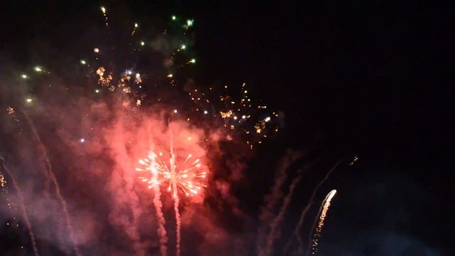 Фейерверк на открытии XIV республиканских сельских спортивных игр в Мухоршибири смотреть онлайн