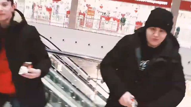 ОНИ СЪЕЛИ КИНДЕР ДЕДА! смотреть онлайн