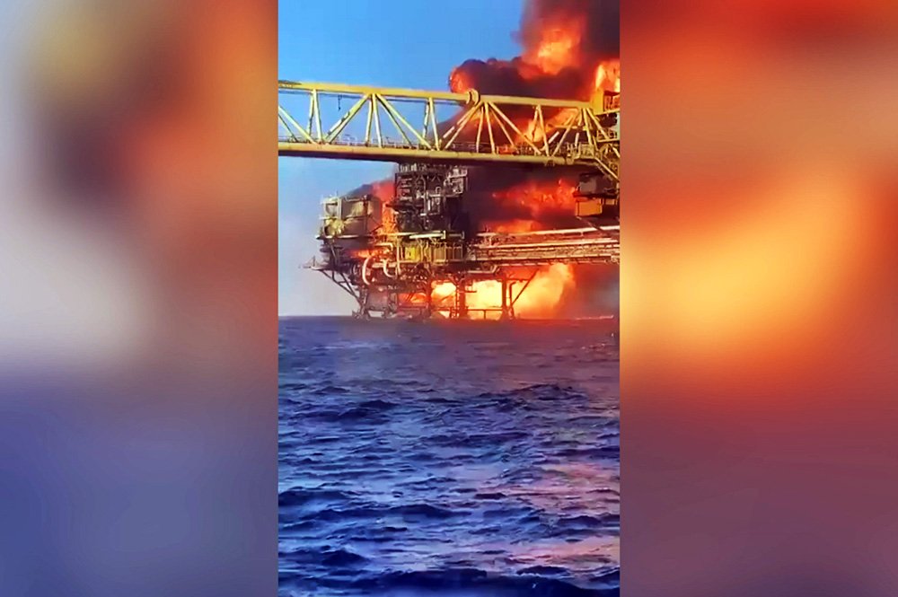 В Мексиканском заливе загорелась нефтяная платформа / События на ТВЦ