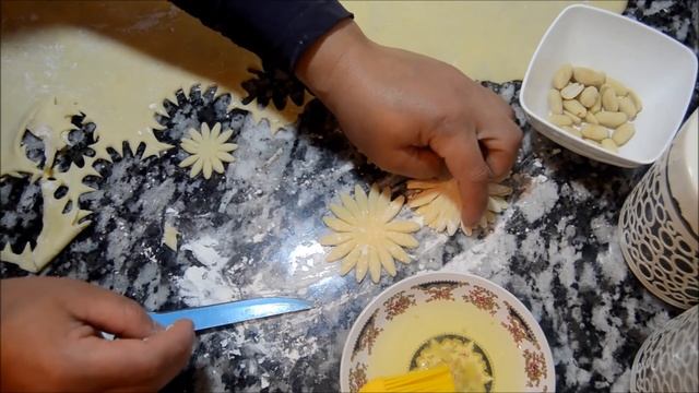 أروع حلوة معسلة من أسهل ما يكون بمكونات بسيطة موجودة فكل بيت / قريوش نوار الشمس