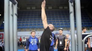 Евгений Кочерга подтягивание на одной руке c 24 кг