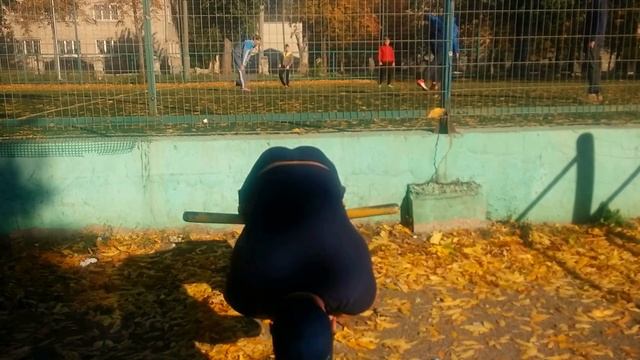 ТУРНИК И БРУСЬЯ ПЕРЕД СОРЕВНОВАНИЯМИ ПО ЖИМУ ЛЕЖА
