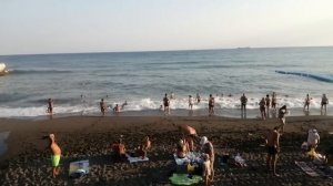 Шок!!! Ужас!!! Огромная волна смывает пляж в Судаке!!! невозможно купаться....