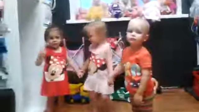 Тройняшки НЕТ НЕТ НЕТ смотреть онлайн