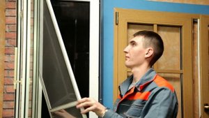 Ремонт окон. Как установить москитную сетку