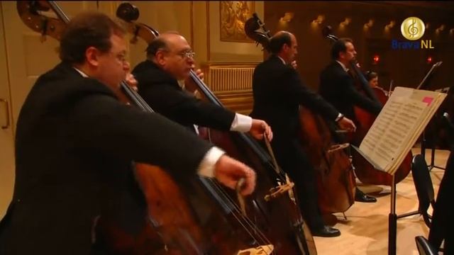 Franz von Suppé - Leichte Kavallerie - Franz Welser-Möst смотреть онлайн