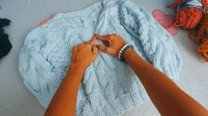 ИЗ КАКОЙ ПРЯЖИ СВЯЗАТЬ ЭТОТ  ШИКАРНЫЙ ПУЛОВЕР С КОСАМИ ?