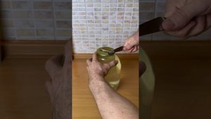Как открыть банку ножом и закрыть без крышки? Рецепт хранения сока сморите в описании?