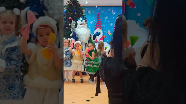 песенка и танец бантики😍#утренник #утренниквдетскомсаду