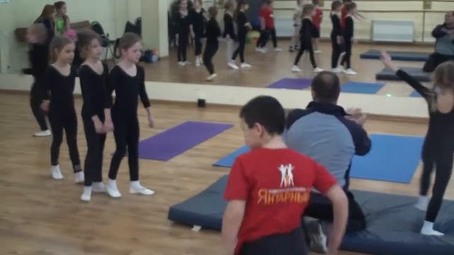 Открытый урок - Акробатика в СК Янтарный, Днепр смотреть онлайн