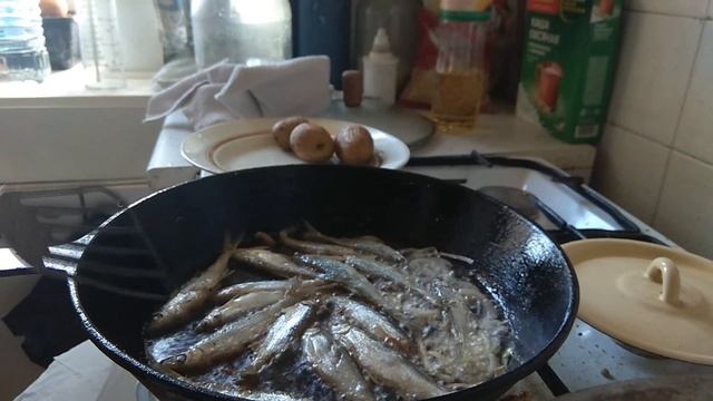 Как жарить рыбу вкусно. Уклейка. смотреть онлайн