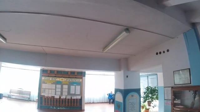 После беседы - выхожу из школы по старинным лестницам смотреть онлайн