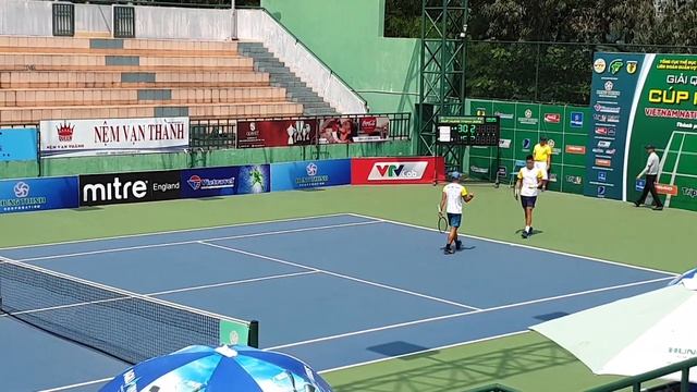 Thai-Son Kwiatkowski cầm giao bóng trong trận Chung kết đôi nam VDQG 2019 смотреть онлайн