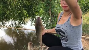 Сом на каждом забросе! Девушка таскает сомов