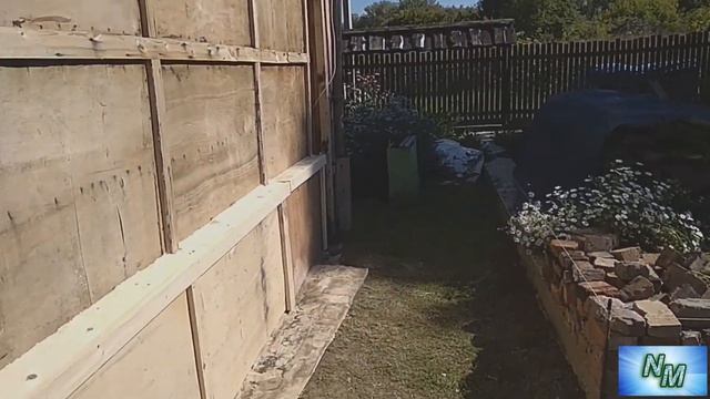 Отремонтировали пол, обшили фасад, поменяли окна и покрасили дом хозяйке. смотреть онлайн