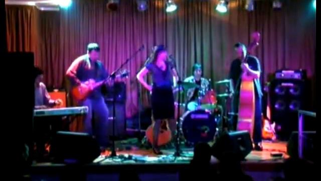 Ежевика и пирожные (Blackberry & The Cakes) - You know I'm no good смотреть онлайн