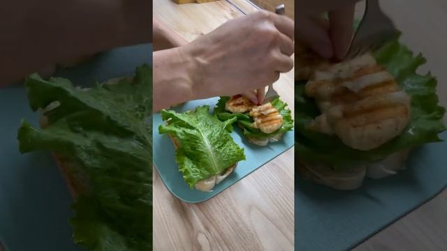 Сандвич на гриле в вариации здорового питания. Идея обеда или перекуса на правильном питании. смотреть онлайн