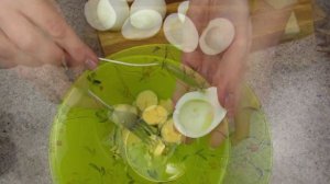 Фаршированные яйца с грибами. Красивая закуска на праздник!