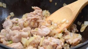 Пирог с мясом на сковороде