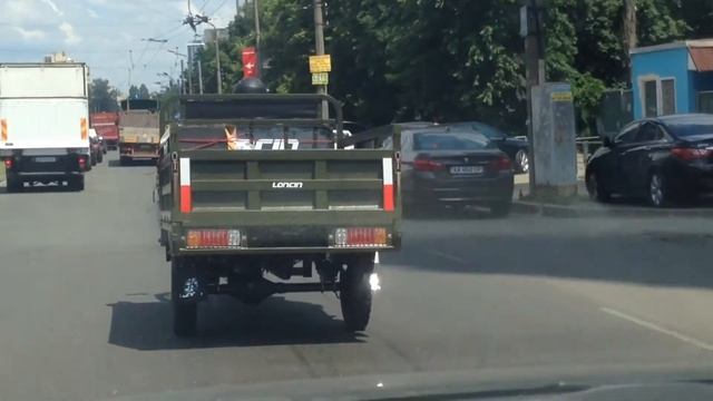 Китайский Тук-Тук на дорогах Киева, Chinese Tuc-Tuc on Streets of Kiev смотреть онлайн
