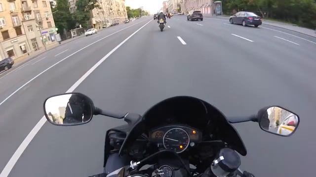 Катаюсь по Москве на Ямахе р6. I ride around Moscow on a yamaha r6. смотреть онлайн