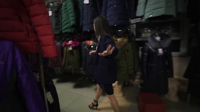 Вика в магазине "Империя одежды и обуви" смотреть онлайн