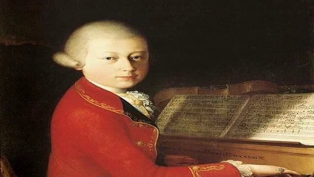 Mozart- Harpsichord Concerto No. 2 KV 107 i. Allegro смотреть онлайн