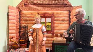 Купим мы бабушка тебе курочку