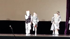 Танец "Школьная перемена" Ансамбль "Солнышко Петербурга"