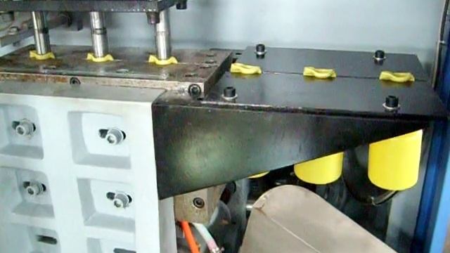 YJB50-2L extrusion blow molding machine