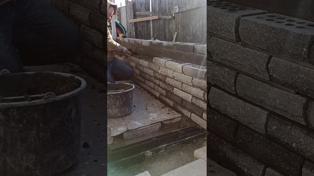 Кладка под струбцыну ( прут) облицовочного вибропресованого кирпича. смотреть онлайн