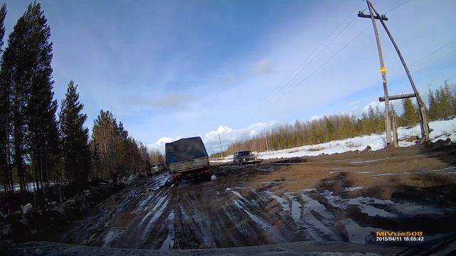 На ниве от сот. Весна в сторону реки Лодьма смотреть онлайн