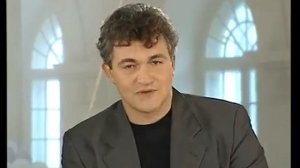 "Никита" Пета Уилсон (Peta Wilson ) теряет чемоданы в Москве .