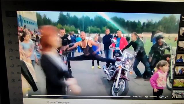 Сел на ШПАГАТ БЕЗ РАЗМИНКИ В 30 ЛЕТ !!! / Шпагат в прыжке - Как Ван Дам - на двух мотоциклах !!! смотреть онлайн