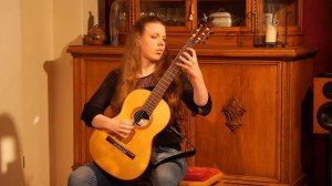 Paulina Monno plays Divertimento Nr. 2 by Francois de Fossa