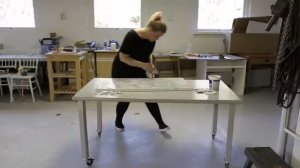 Как сделать стильный стол в гостиную своими руками