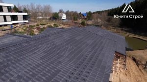 Прекрасная и долговечная кровля из цементно-песчаной черепицы.  Новый объект ЮнитиСтрой