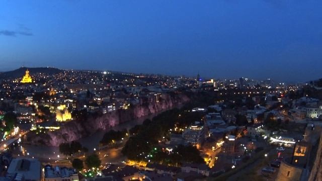Тбилиси. Крепость Нарикала. Взобрались на крепостную стену! Виды сверху. смотреть онлайн