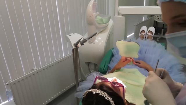 Лечение зубов у  детей: экспертное мнение.