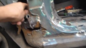 Ремонт крепления двери Nissan Sunny