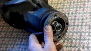 Течет масло из моста на жигуле.