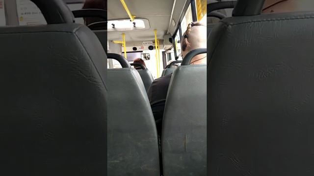Прикол в маршрутке кайфует под музыку смотреть онлайн