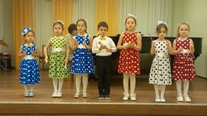 "Полька", Исполняет: Ансамбль учащихся дошкольного возраста "Музыкальные горошины", 6 лет