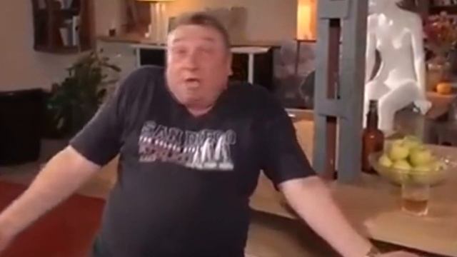 Анекдот 16+ А ты умеешь дядя ходить?))))))